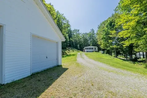 25 Felton Road Weston VT 05161