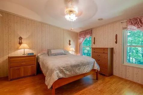 25 Felton Road Weston VT 05161