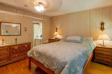 25 Felton Road Weston VT 05161