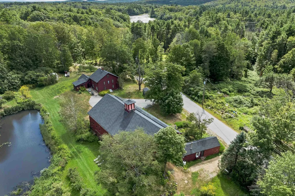 76 Nottingham Road Deerfield NH 03037