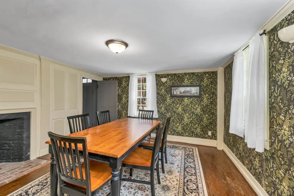 76 Nottingham Road Deerfield NH 03037