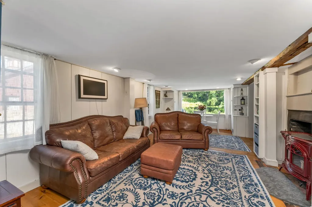 76 Nottingham Road Deerfield NH 03037