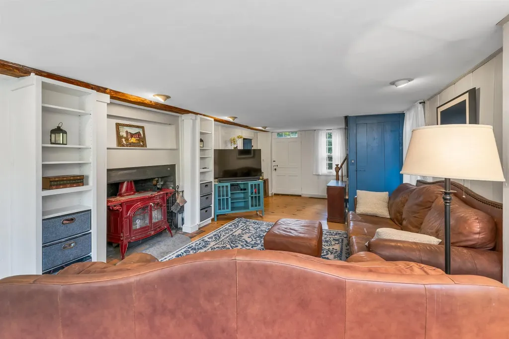 76 Nottingham Road Deerfield NH 03037