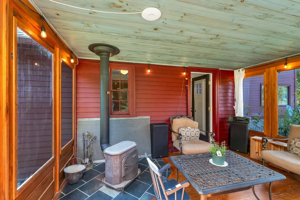 76 Nottingham Road Deerfield NH 03037