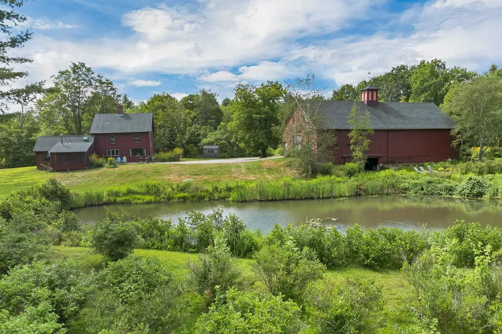 76 Nottingham Road Deerfield NH 03037
