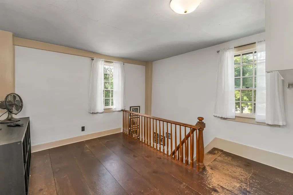 76 Nottingham Road Deerfield NH 03037