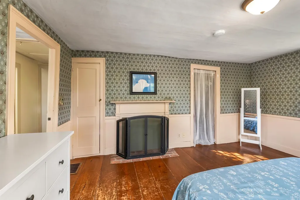 76 Nottingham Road Deerfield NH 03037