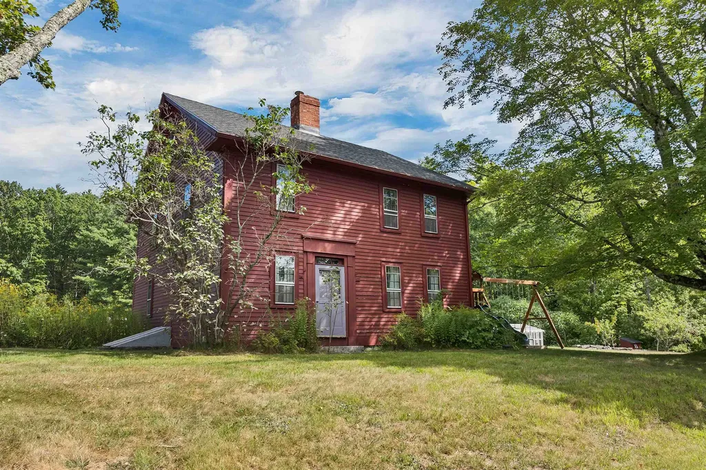 76 Nottingham Road Deerfield NH 03037
