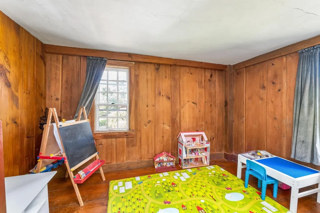 76 Nottingham Road Deerfield NH 03037