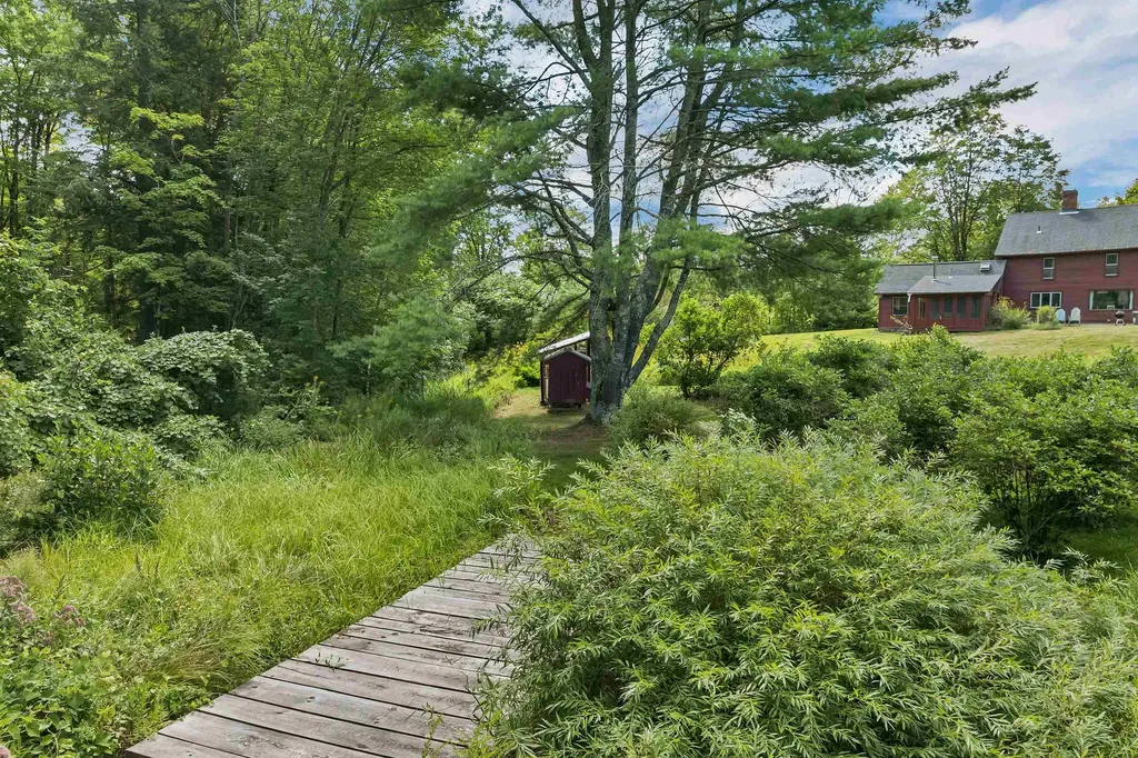 76 Nottingham Road Deerfield NH 03037