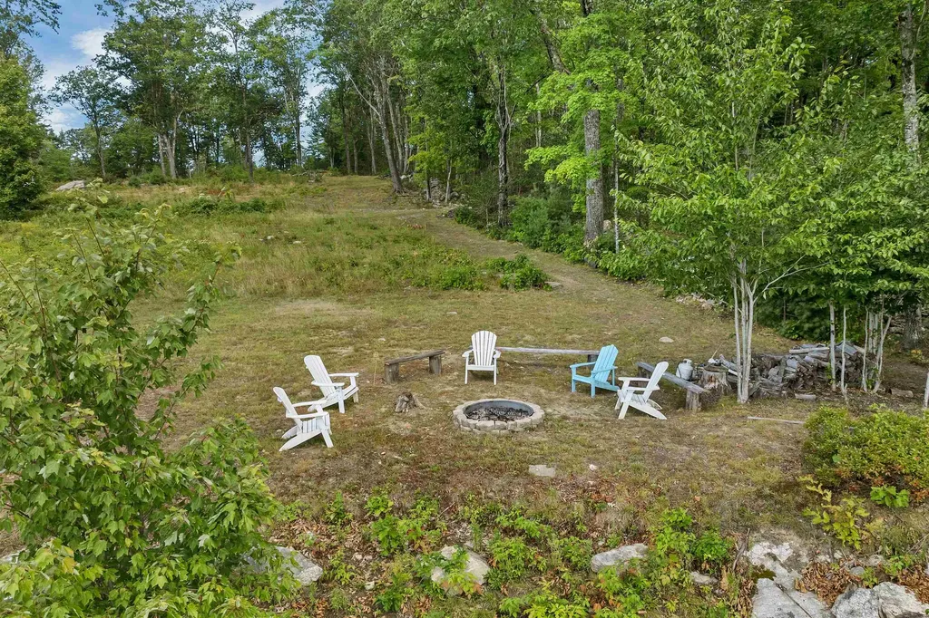 76 Nottingham Road Deerfield NH 03037