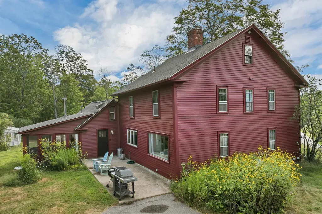 76 Nottingham Road Deerfield NH 03037
