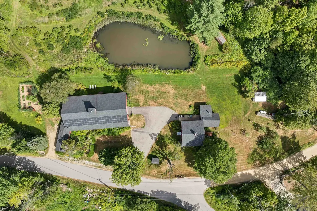 76 Nottingham Road Deerfield NH 03037