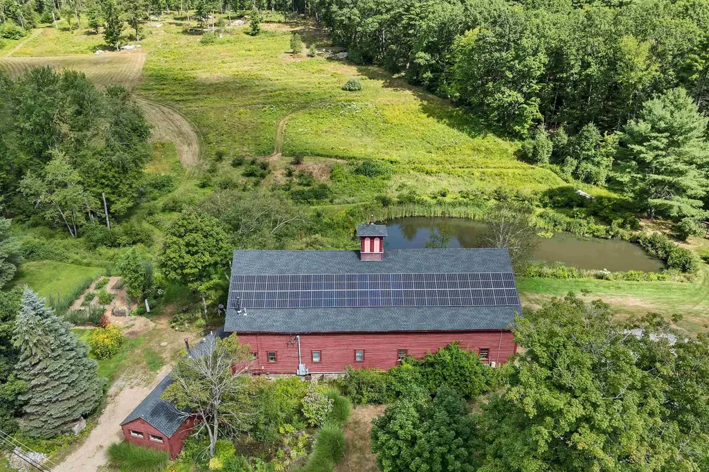 76 Nottingham Road Deerfield NH 03037