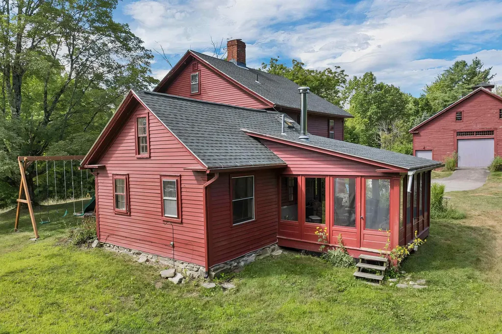 76 Nottingham Road Deerfield NH 03037