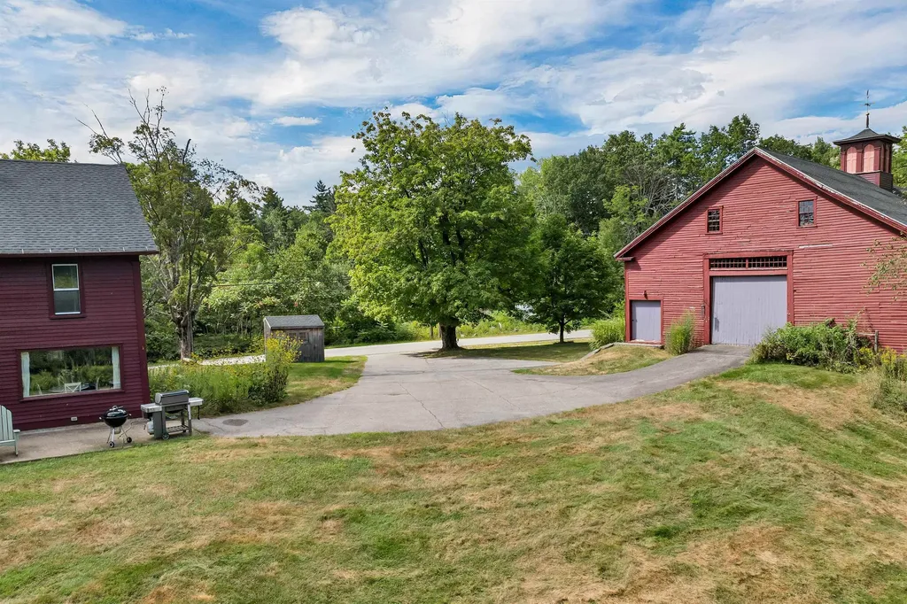 76 Nottingham Road Deerfield NH 03037
