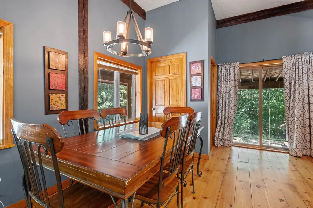 26 Fortune Road Bradford NH 03221