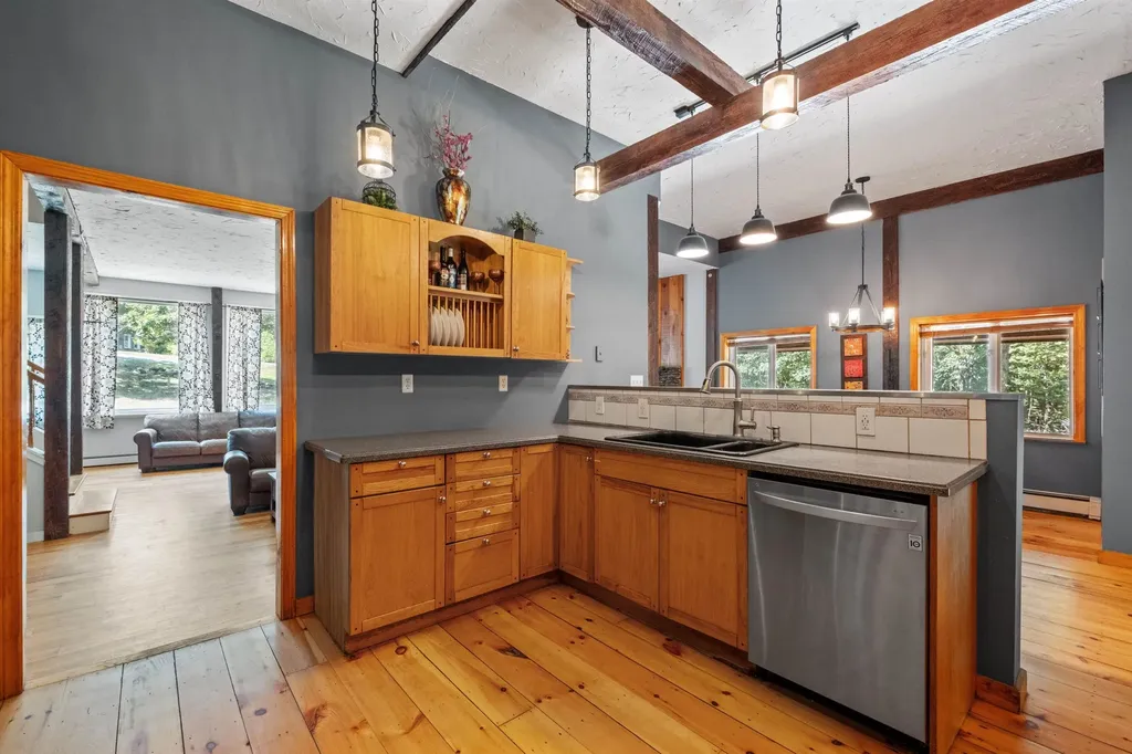 26 Fortune Road Bradford NH 03221