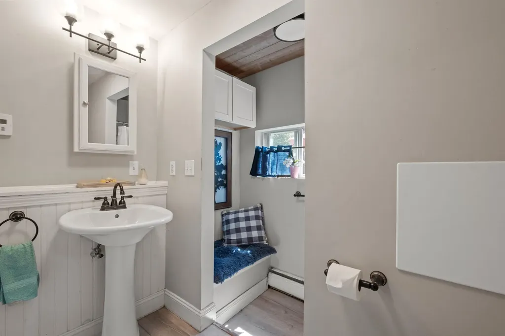 26 Fortune Road Bradford NH 03221