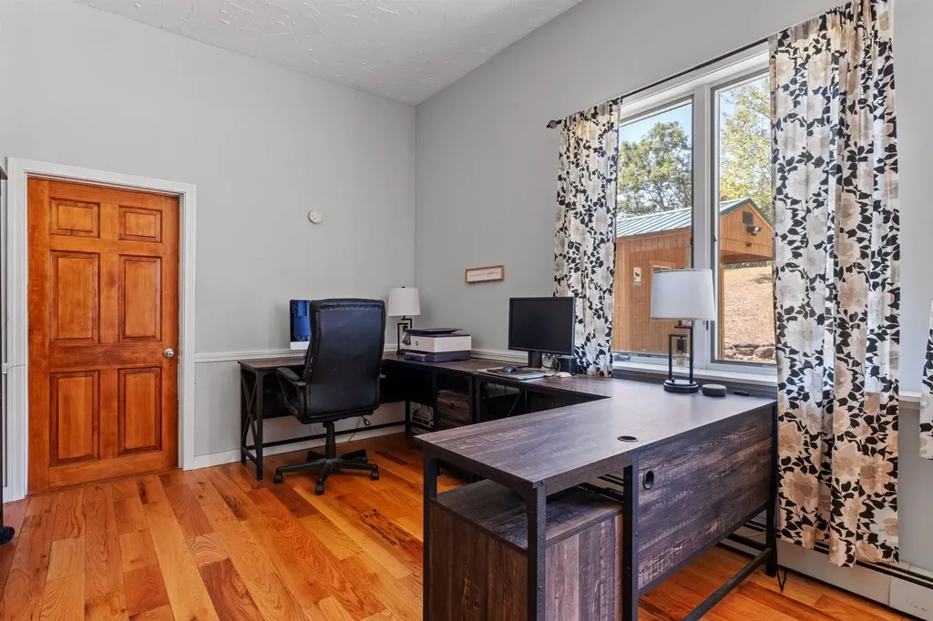 26 Fortune Road Bradford NH 03221