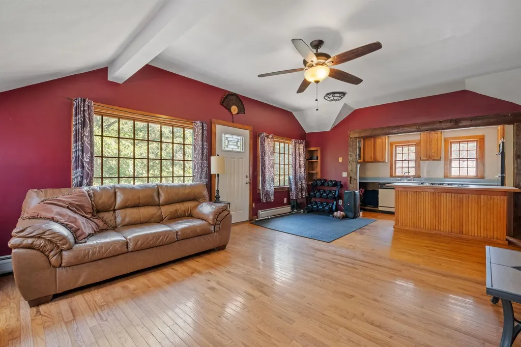 26 Fortune Road Bradford NH 03221