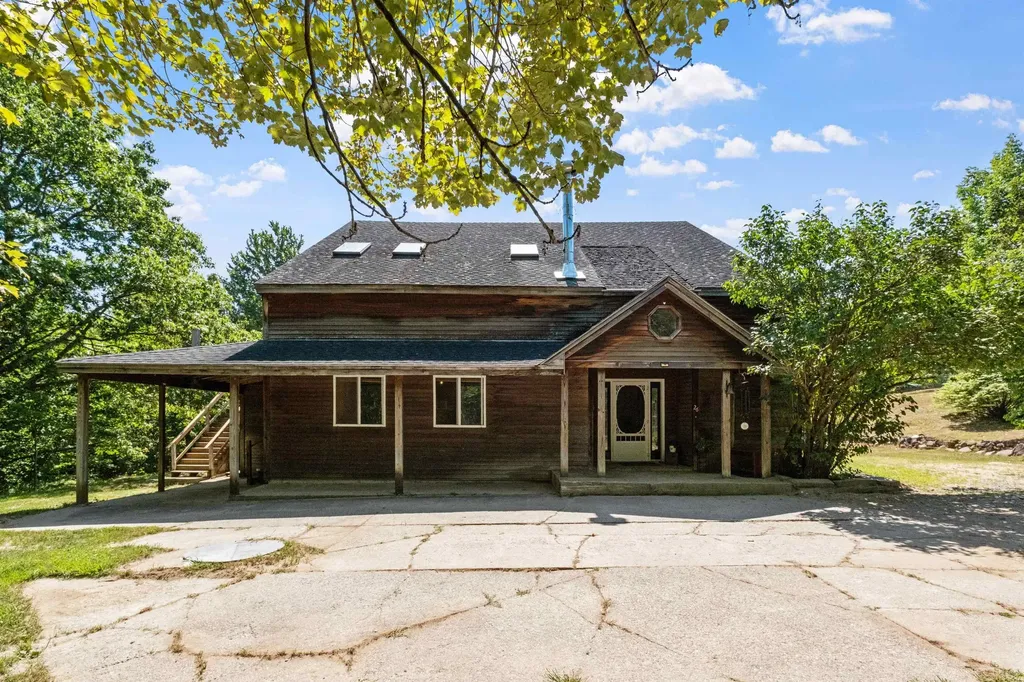 26 Fortune Road Bradford NH 03221