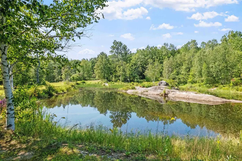 26 Fortune Road Bradford NH 03221