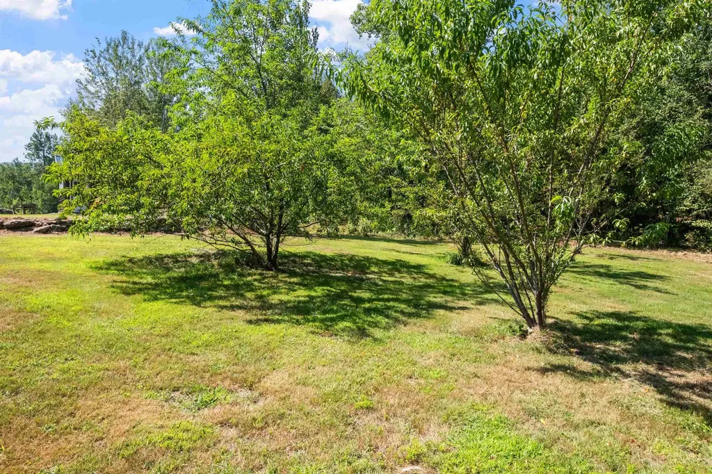 26 Fortune Road Bradford NH 03221