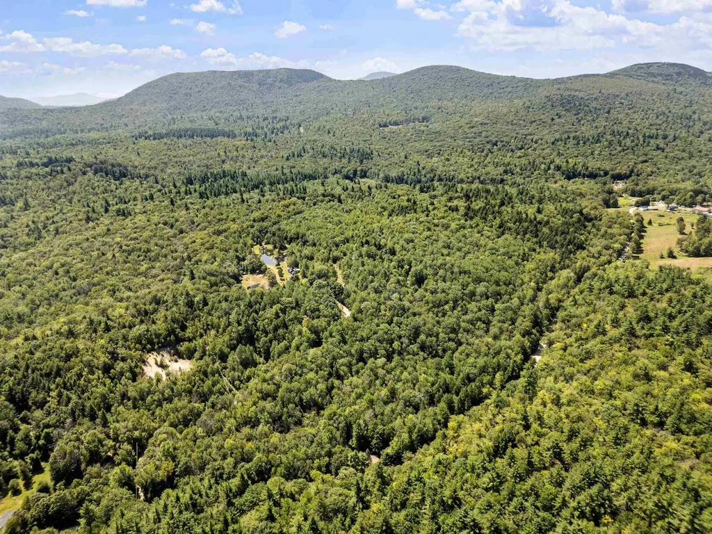 26 Fortune Road Bradford NH 03221