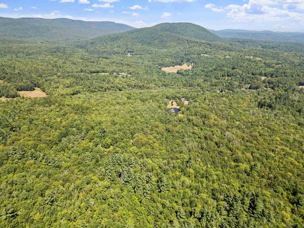 26 Fortune Road Bradford NH 03221