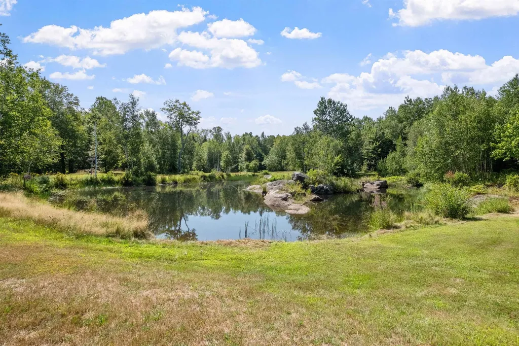 26 Fortune Road Bradford NH 03221