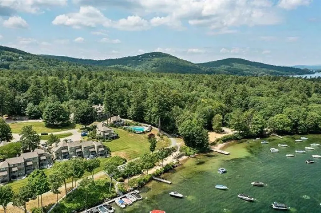 2696 Lake Shore Road Gilford NH 03249