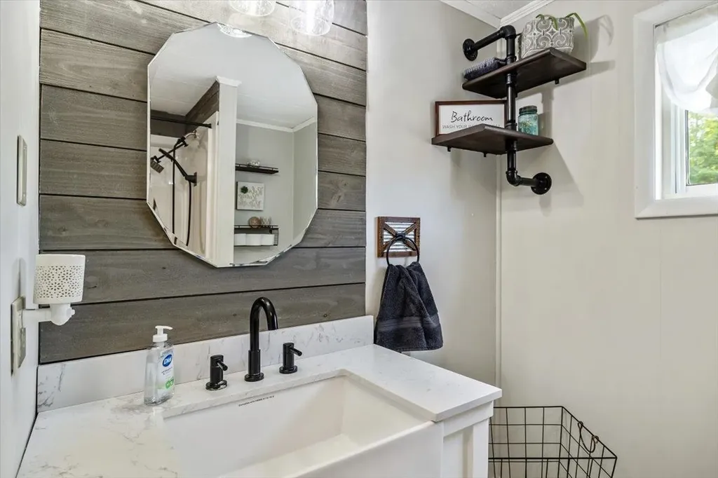 19 Thak Boulevard Highgate VT 05459