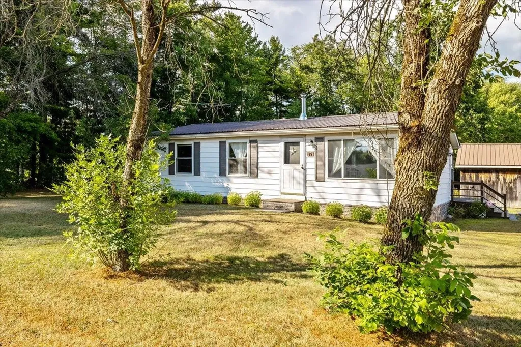 19 Thak Boulevard Highgate VT 05459