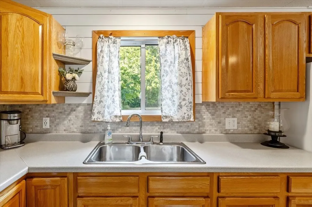 19 Thak Boulevard Highgate VT 05459