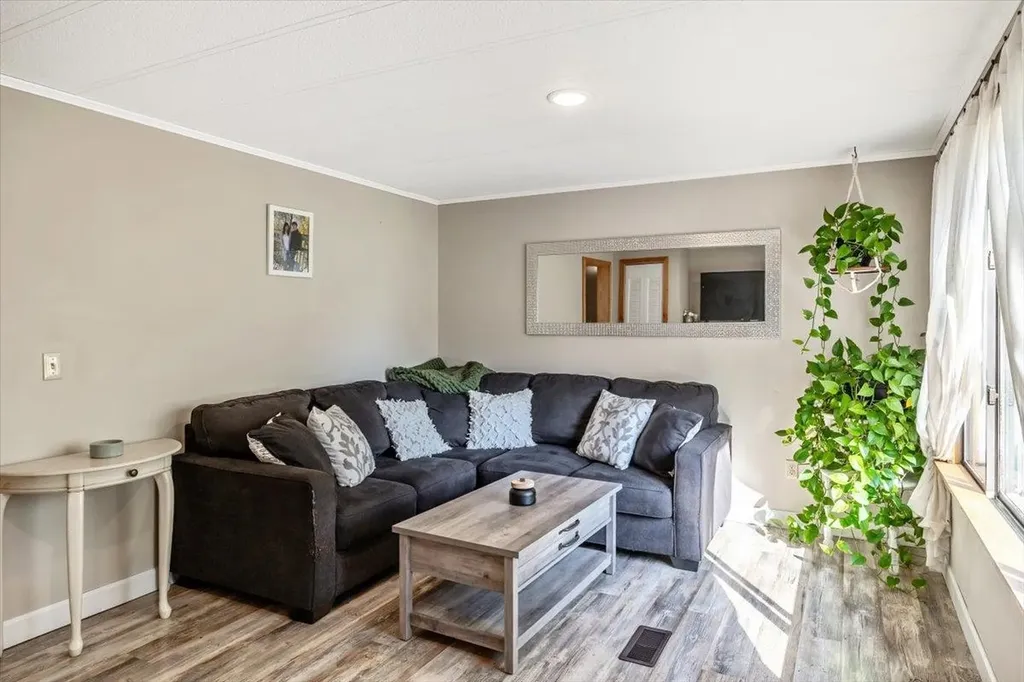 19 Thak Boulevard Highgate VT 05459