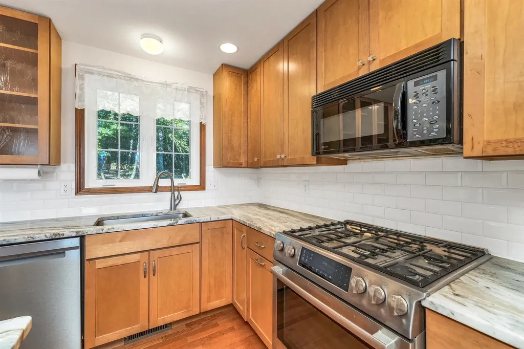15 Boulder Drive Belmont NH 03220