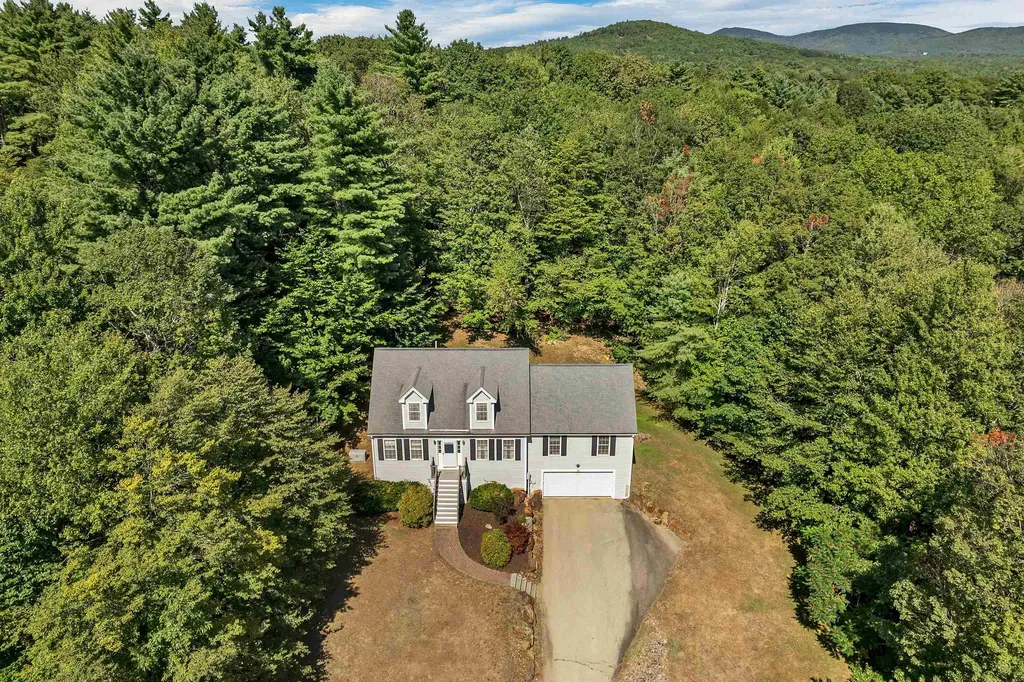 15 Boulder Drive Belmont NH 03220