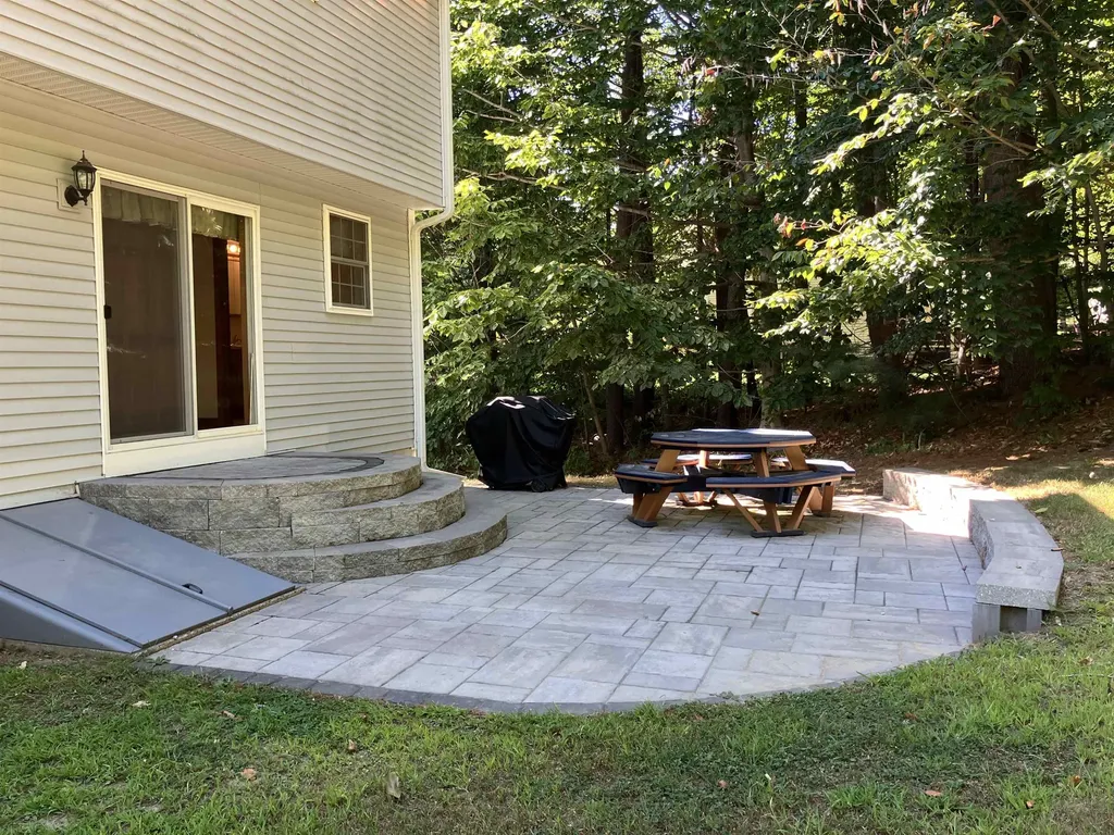 15 Boulder Drive Belmont NH 03220