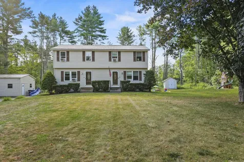 18 Trailside Drive Danville NH 03819
