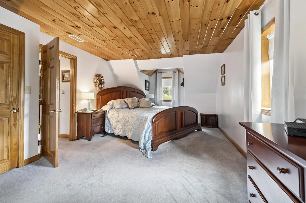 203 Krainewood Drive Moultonborough NH 03254