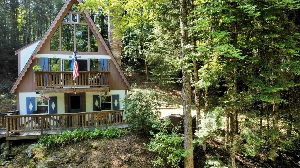 239 Kearsarge Drive Haverhill NH 03785