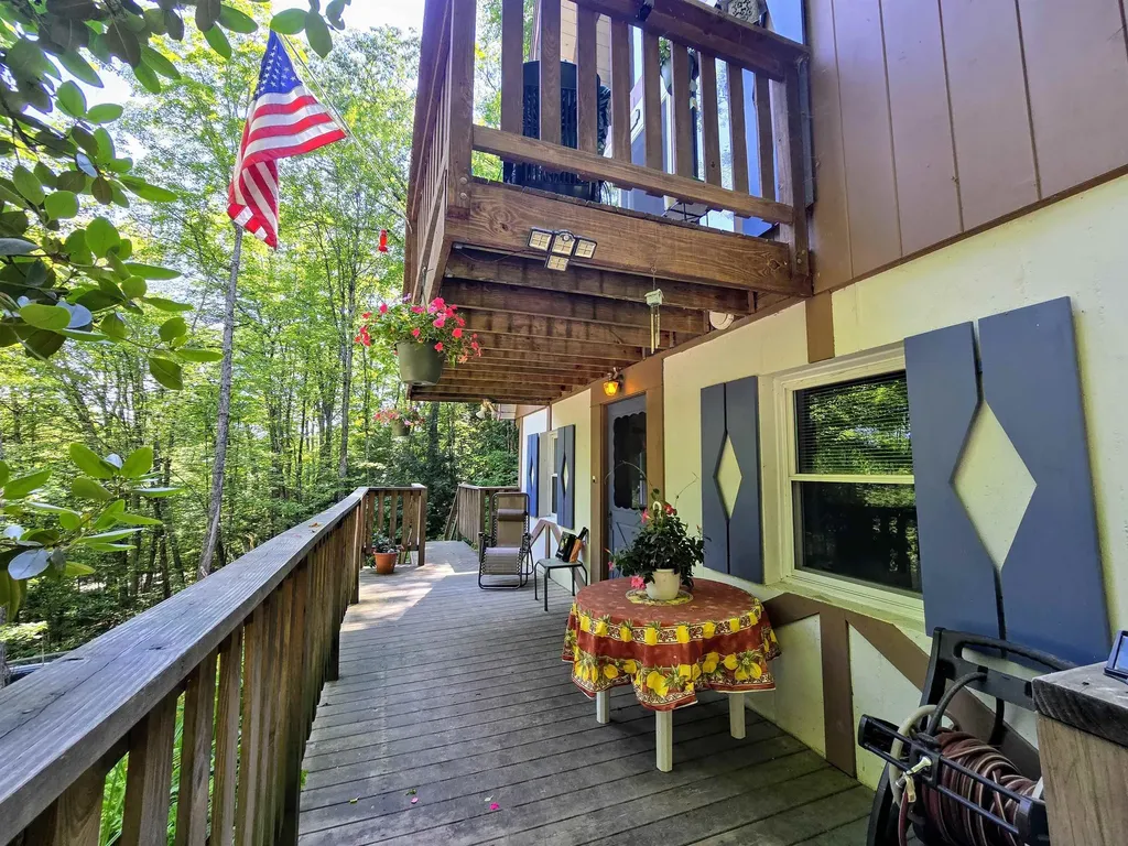 239 Kearsarge Drive Haverhill NH 03785