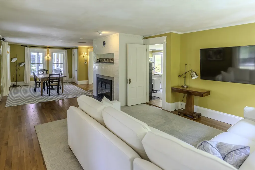 221 Grout Road Weathersfield VT 05151