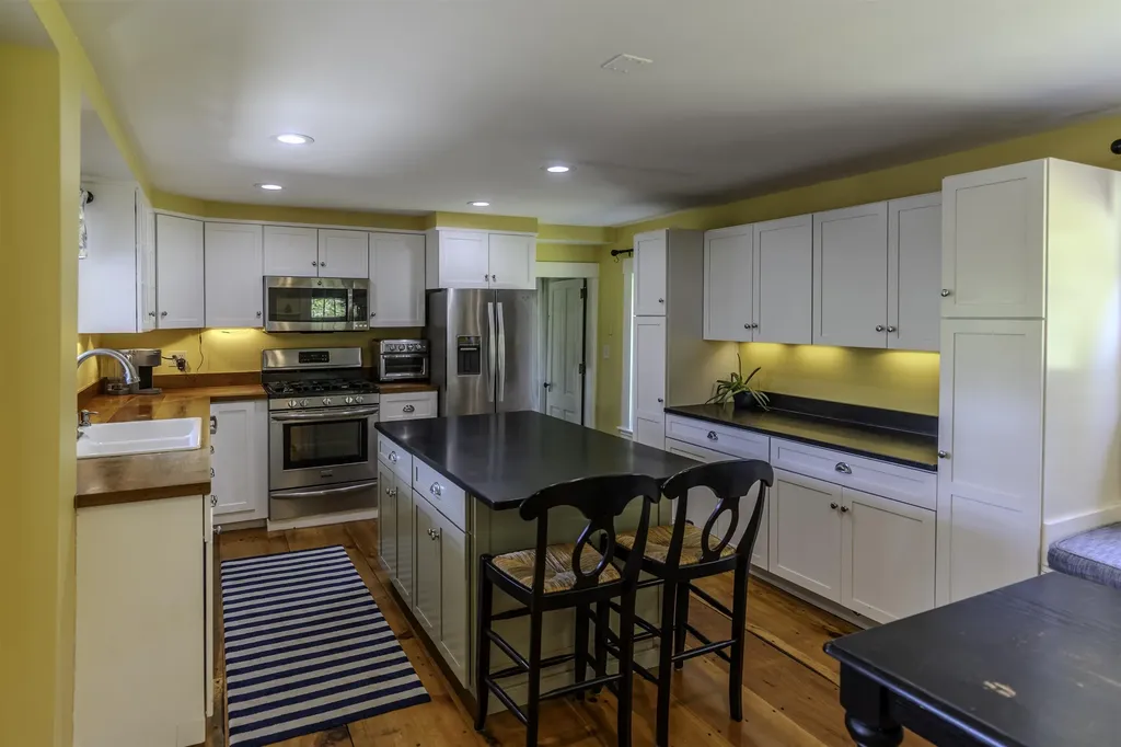 221 Grout Road Weathersfield VT 05151