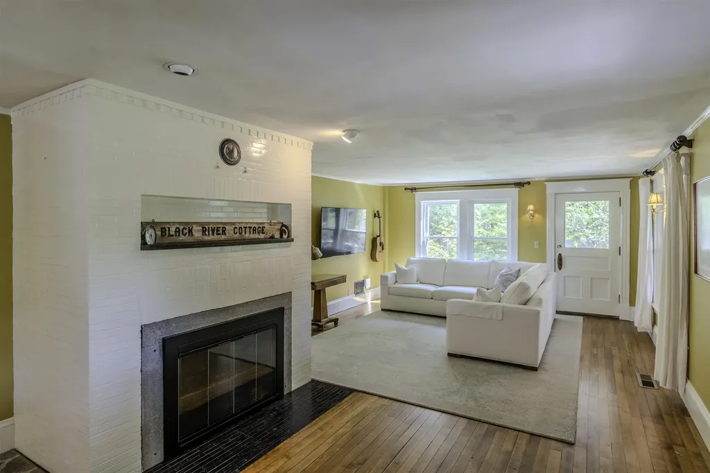 221 Grout Road Weathersfield VT 05151