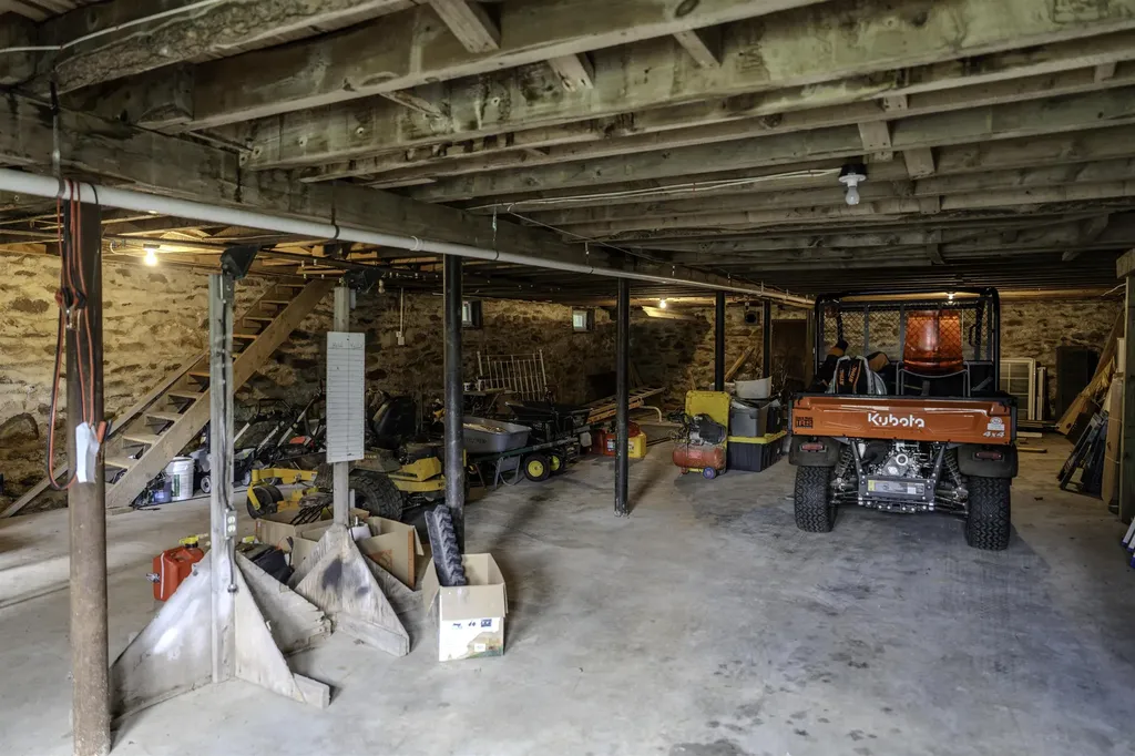 221 Grout Road Weathersfield VT 05151