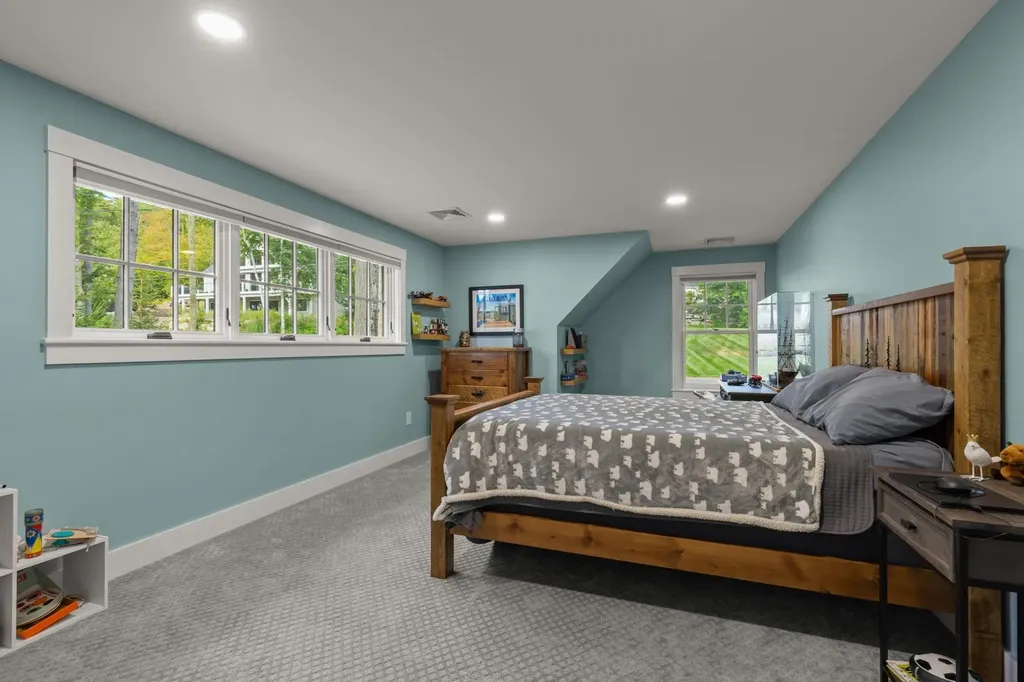 47 Varney Point Road Right Gilford NH 03249