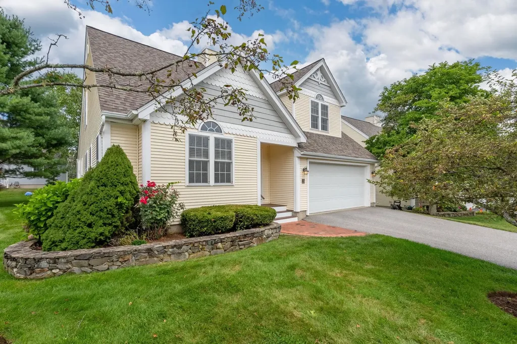 23 Hampton Meadows Hampton NH 03842