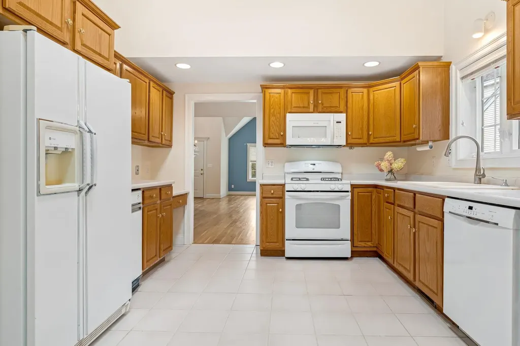 23 Hampton Meadows Hampton NH 03842